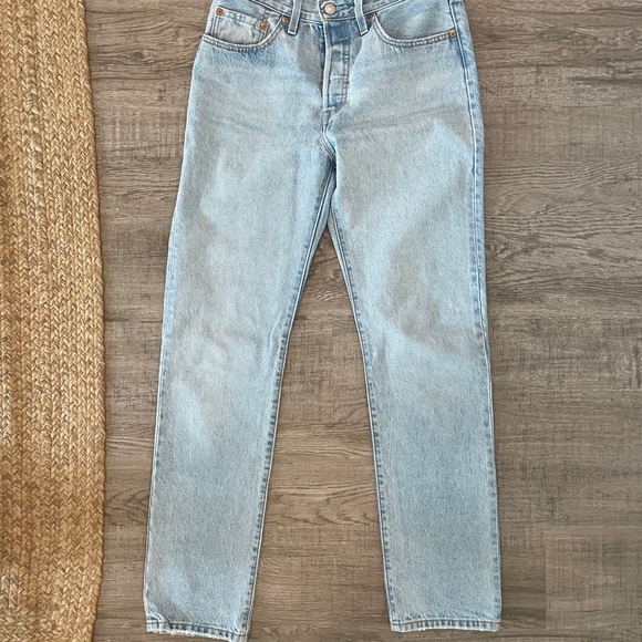 Levi’s 501 Women’s Jean - Picture 4 of 4